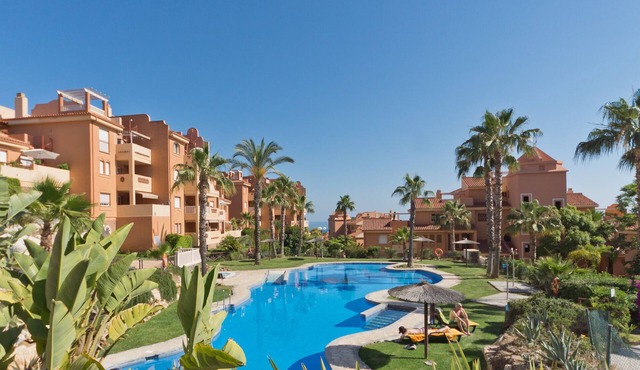 Marbella East -Superb Ground Floor Apartment in tropical gardens - free WiFi