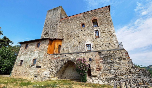 Medieval Castle between Langhe and Monregalese