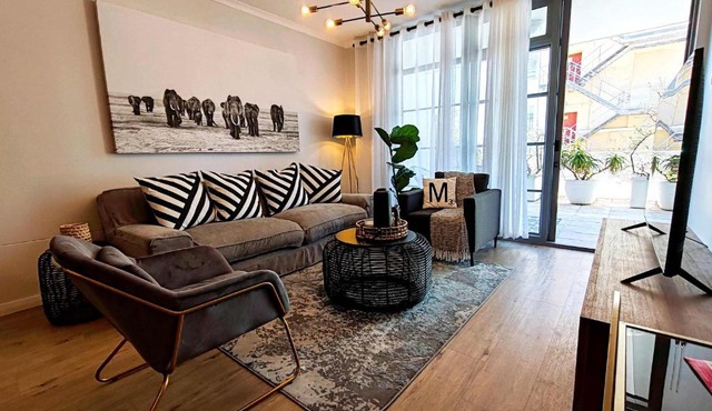 Melrose Apartment