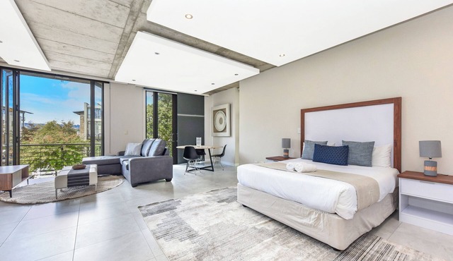 Melrose on Oak | Open-Plan Luxury in Melrose Arch