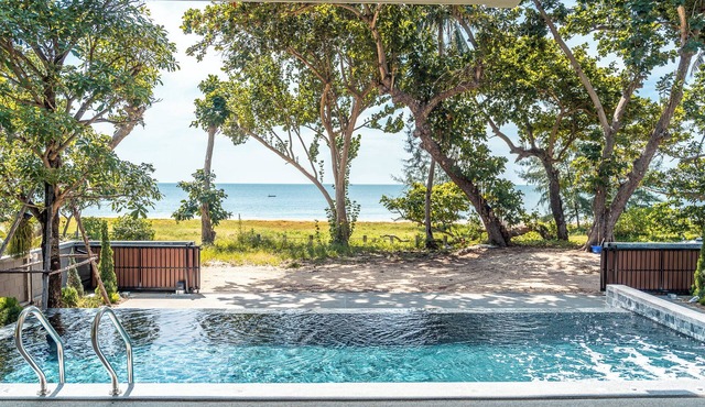 Merbrisa Rayong 4BR - Ao khai beachfront