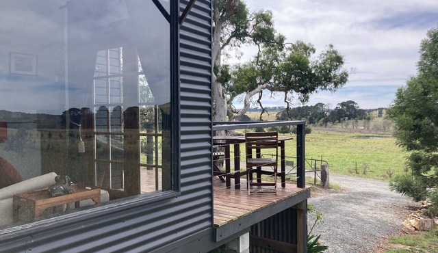 Merigan Farm Stay - Cherry Tree Cabin