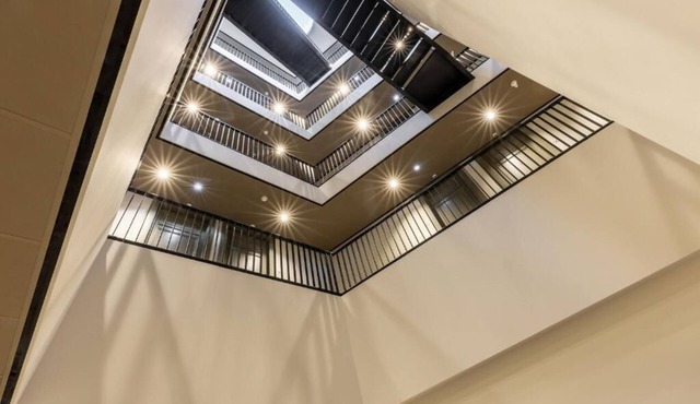 Metzlr House