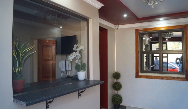 Miraton Eastgate Suites