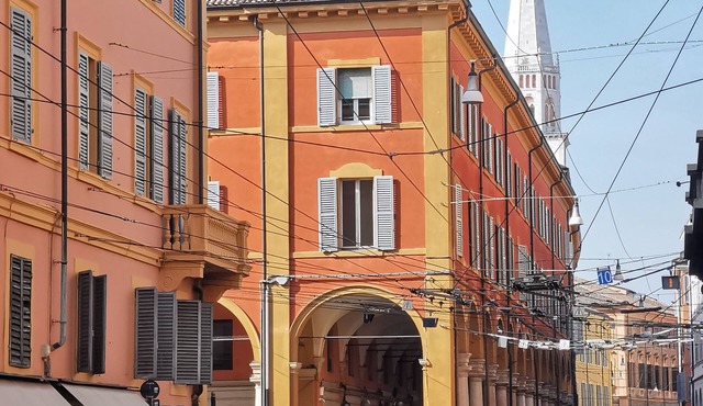 Modena Centro Suite del Vicolo with free parking