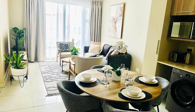 Modern 2 bed apartment, perfectly positioned in the vibrant heart of Rosebank.
