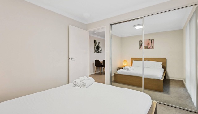 Modern Apart Near Shops | Central Rockingham - Yaran Suites 2 Bedroom 1 Bathroom Parkview Apartment - Ground Floor
