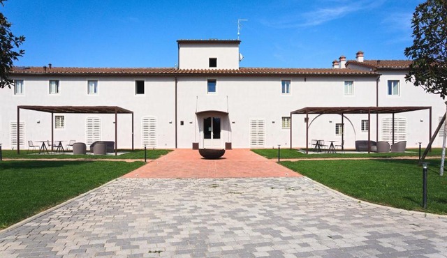 Modern Apartment in Agliana with Shared Garden