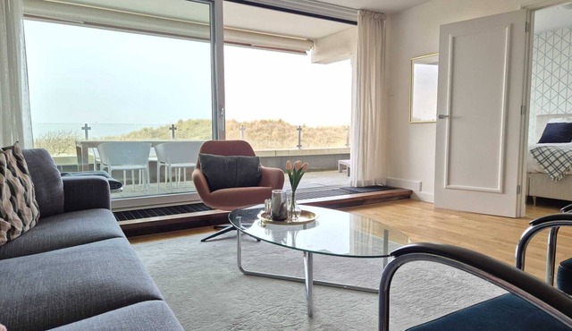 Modern apartment in top location! 1st floor in "Terrassenflat", balcony with sea view, 3 bedrooms, 2 bathrooms, 2 private parking spaces.