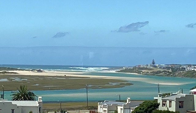 Modern apartment with sea, river & garden view in charming Still Bay. No smoking