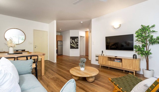 Modern Apt | 2 mins to Kingston Foreshore!