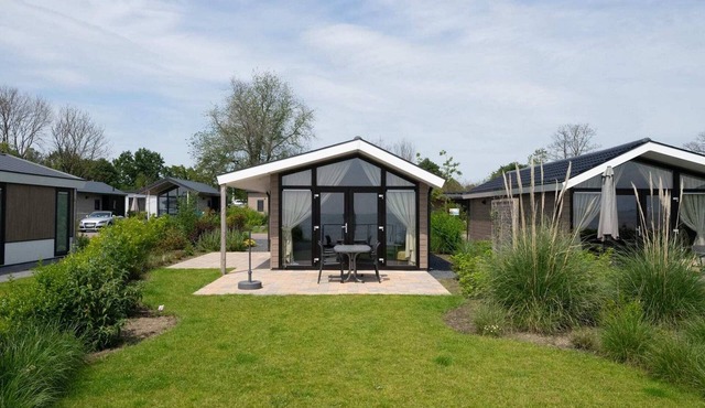 Modern chalet located on the Markermeer