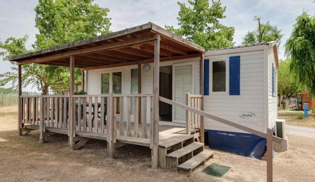 Modern detached chalet with terrace near the beach