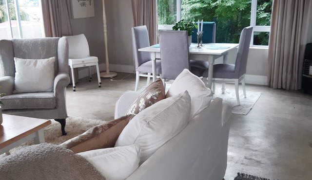 Modern, loft style, self catering apartment, with beautiful City view.