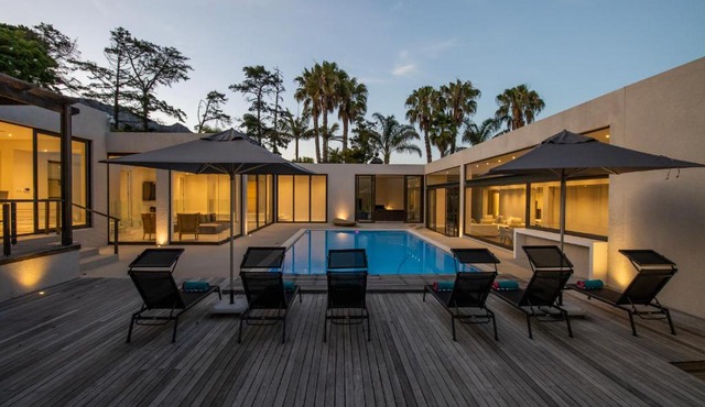 Modern luxury 6 bedroom home in Constantia
