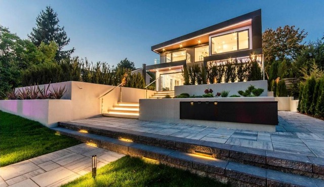 Modern Mountain View Villa