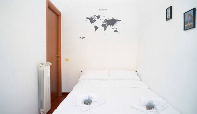 Modern One-Bedroom Apartment for 2, Just 10 Minutes from the Colosseum