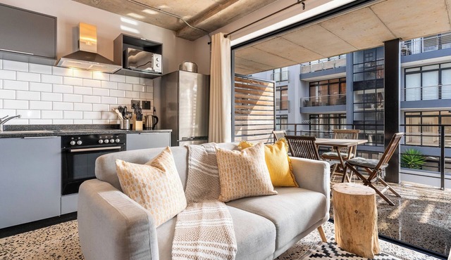 Modern Retreat | 5 Min Walk to Blouberg Beach