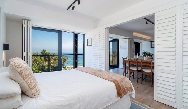 Modern Sea Facing cottage in charming St James, Cape Town