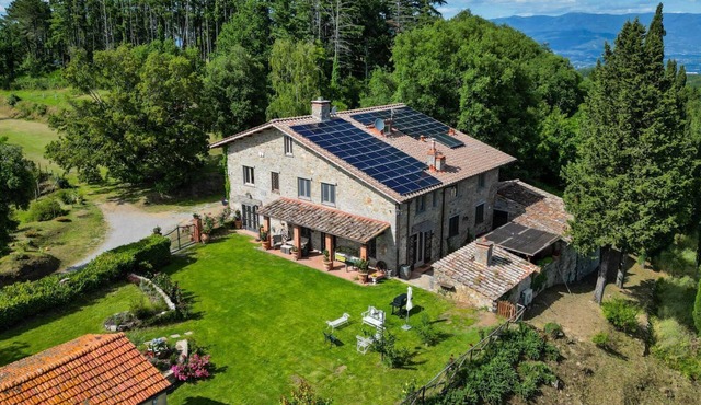 Montelucci Chianti - Agrivilla with 14 beds with private pool
