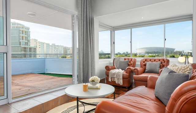 Mouille Point Beach Front Apartment with Views