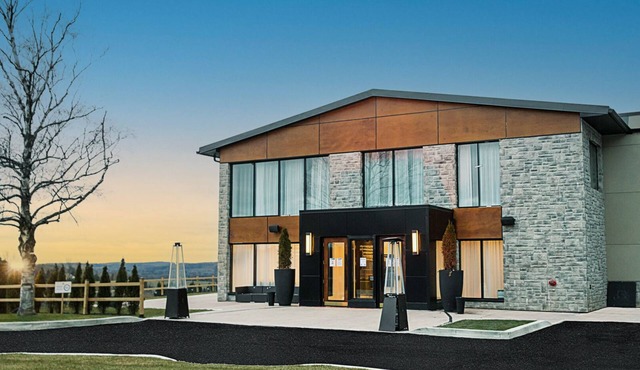 Mount Alverno Luxury Resorts