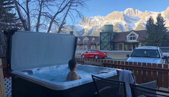 Mountain View Escape with Private Hot Tub & Patio
