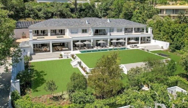 Mountain View Residence: Luxury Villa