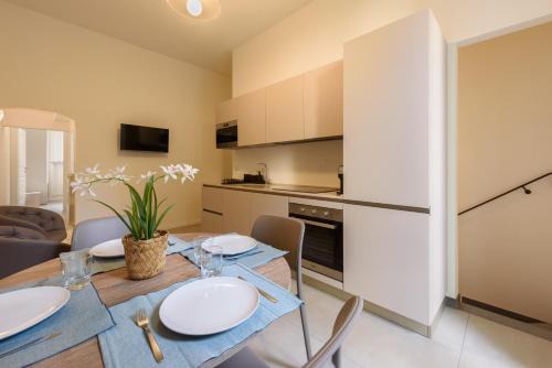 Napoleone - New Apartment near historic center
