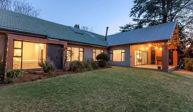 Nature's Haven: 7-Bedroom Villa with Pool, WiFi & Serene Surroundings