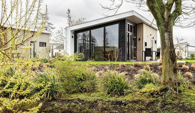 ✓ Natuurlodge at Park Westerkogge ✓ Holiday home for 4 people ✓ Located in Berkhout (North Holland) ✓ Waterfront holiday resort ✓ Book directly at the resort