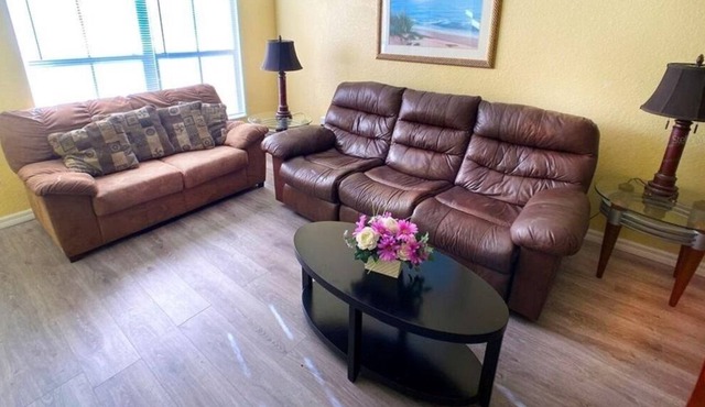 NEAR DISNEY 3 bdrm villa with pools and clubhouse!