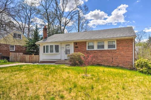 New Carrollton Home Between Baltimore + DC!