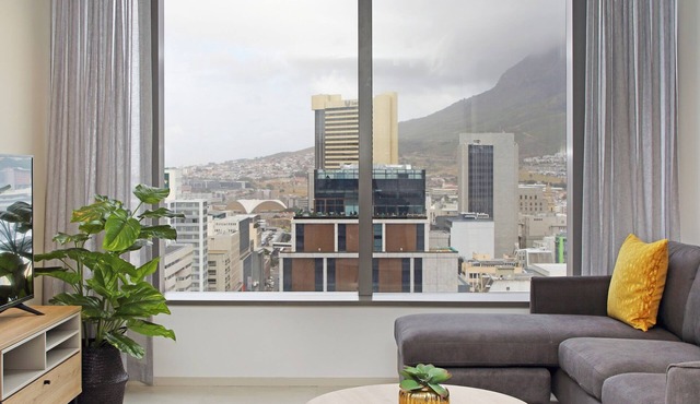 New De Waterkant Apartment with Mountain Views