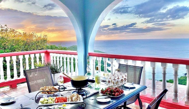 NEW Luxury 3-Bed Villa w/Gorgeous Ocean Views!n