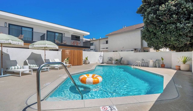 New! Luxury 1 Bedroom + 1 Bathroom Executive Units. 1 Block walk to the Ocean!