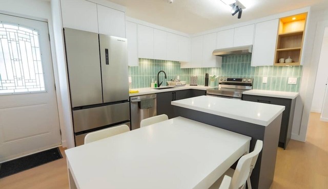 New Reno 3B Home w/1 Free Parking/Prime Location