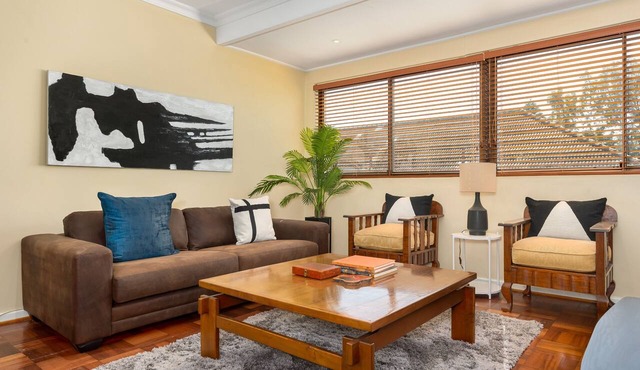 Newly Refurbished Apartment| Wifi | Netflix | DSTV