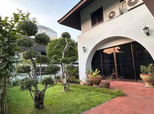 Newly-renovated Modern Private Thai Villa with Swimming Pool