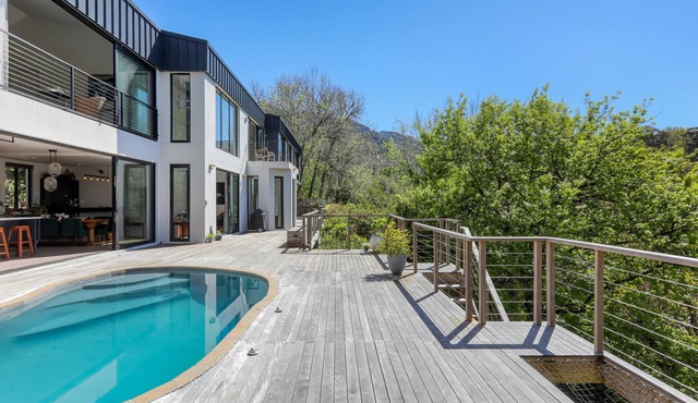 Newly renovated 6 bedroom, 6 bathroom Constantia home. Breathtaking views.