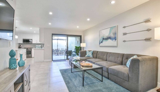 Newly Renovated Gem | Luxury Condo near El Paseo Shops & Dining | Pool & Spa | Tennis Courts