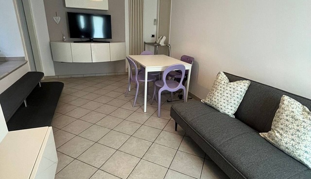 Nice apartment for 4 guests with WIFI, A/C and TV, close to Rimini