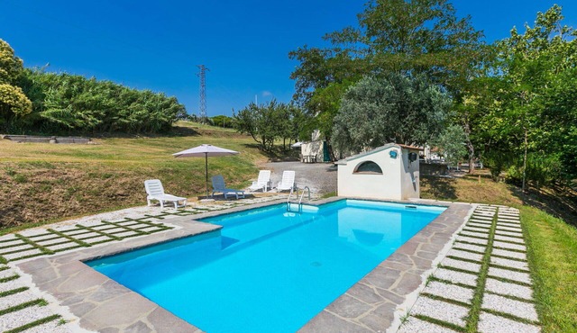 Nice apartment in villa for 10 guests with pool, TV and pets allowed