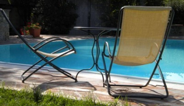 Nice apartment in villa for 4 guests with pool, TV, patio and pets allowed
