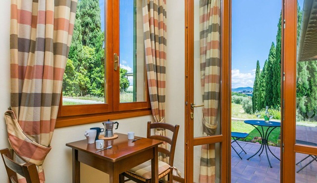 Nice apartment for 4 guests with pool, WIFI, A/C, TV and pets allowed