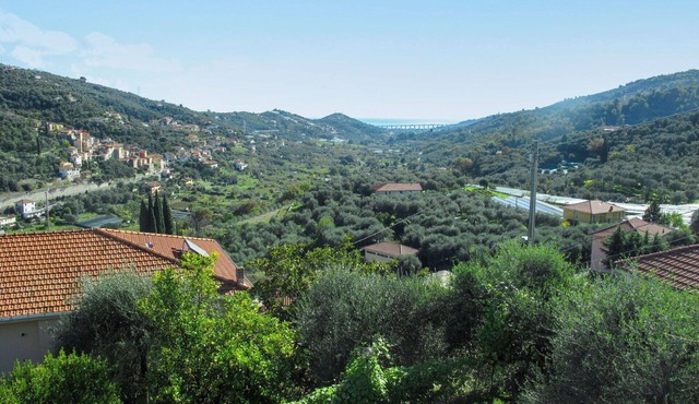 Nice apartment for 10 people with WIFI, private pool, TV and patio
