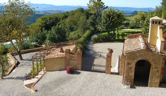 Nice apartment for 6 guests with pool, WIFI, TV and pets allowed, close to San Gimignano