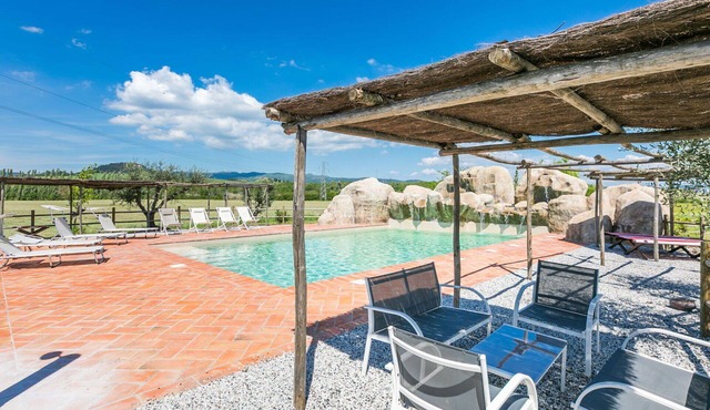 Nice apartment for 4 guests with A/C, WIFI, pool, patio, pets allowed and panoramic view