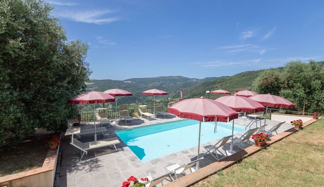 Nice apartment for 8 people with WIFI, pool, TV, pets allowed and panoramic view