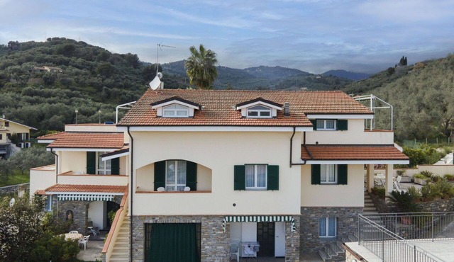 Nice apartment for 6 guests with pool, WIFI, TV, terrace and pets allowed